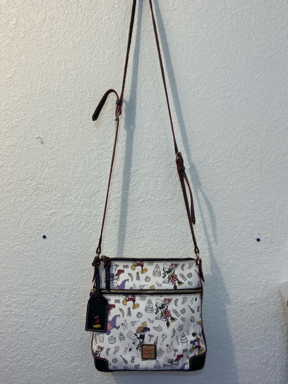 Disney Dooney & Bourke Figment Crossbody 2018 Epcot Food Wine Festival Bag READ - Picture 2 of 16